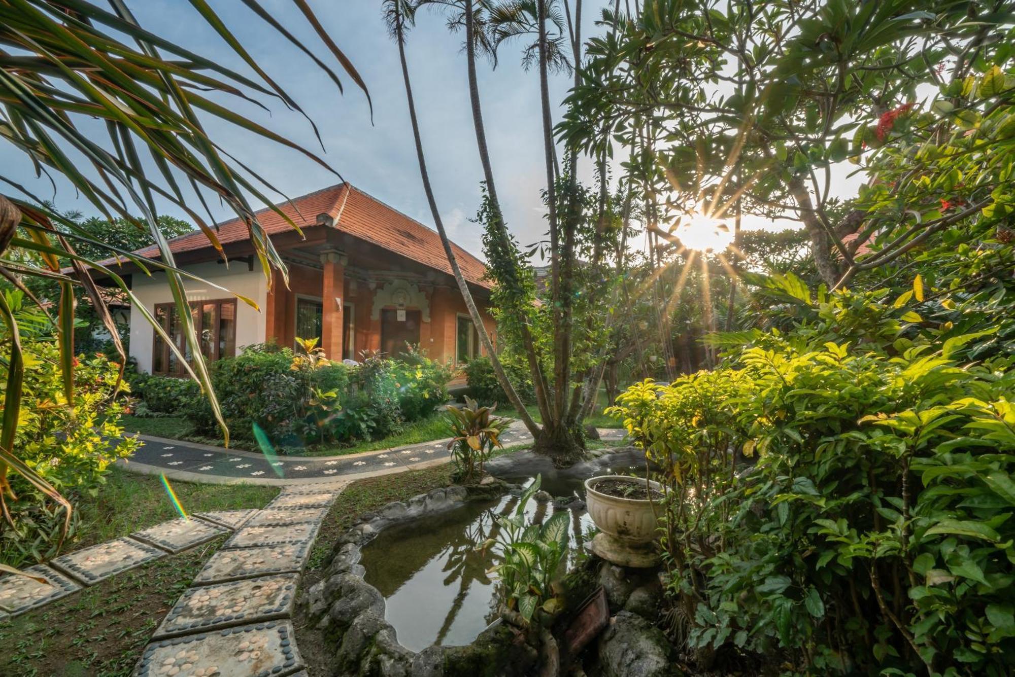 Three Brothers Bungalows & Villas Legian  Exterior photo